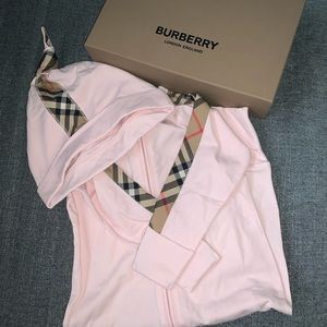 Burberry baby girl gift set new with tags